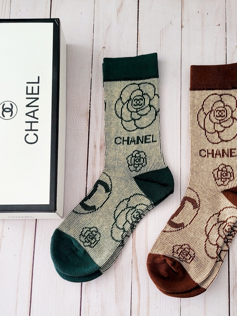 ✨️CHANEL ✨️Camellia Logo ✨️Crew Socks - Picture 5 of 7